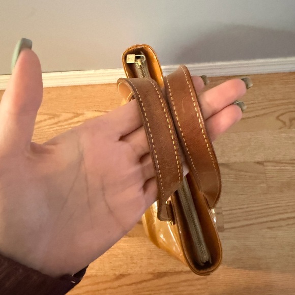 Authentic Louis Vuitton Vernis Houston Tote - Picture 6 of 12